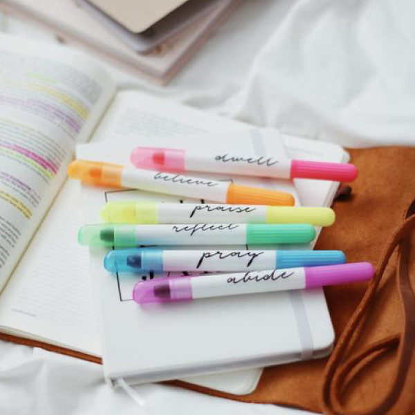 Color Code Your Pens with this great DIY Bible Marking Color Code